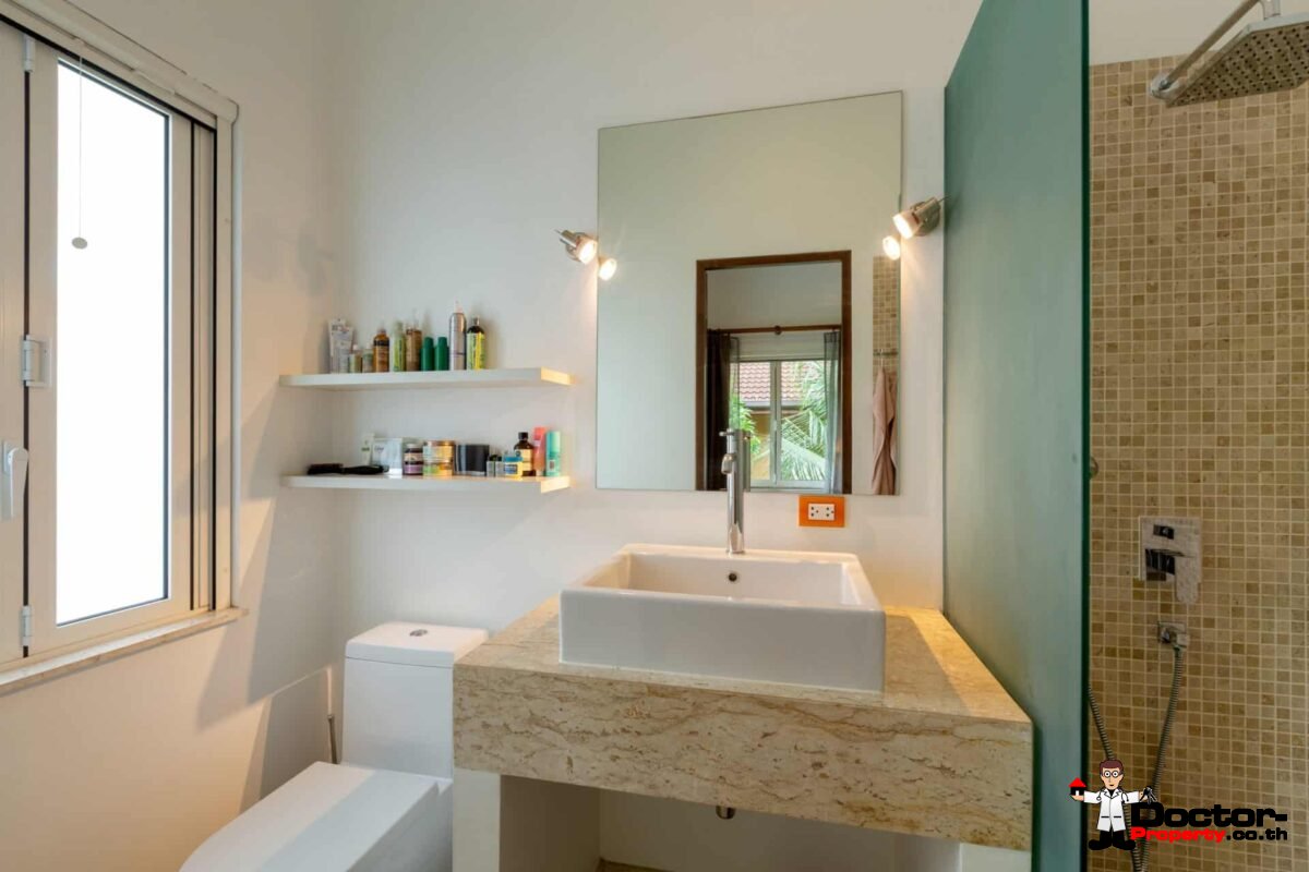 9 Bedroom Pool Villa - Overlooking Palm Golf Course - Mu Ban - Phuket Central - for sale